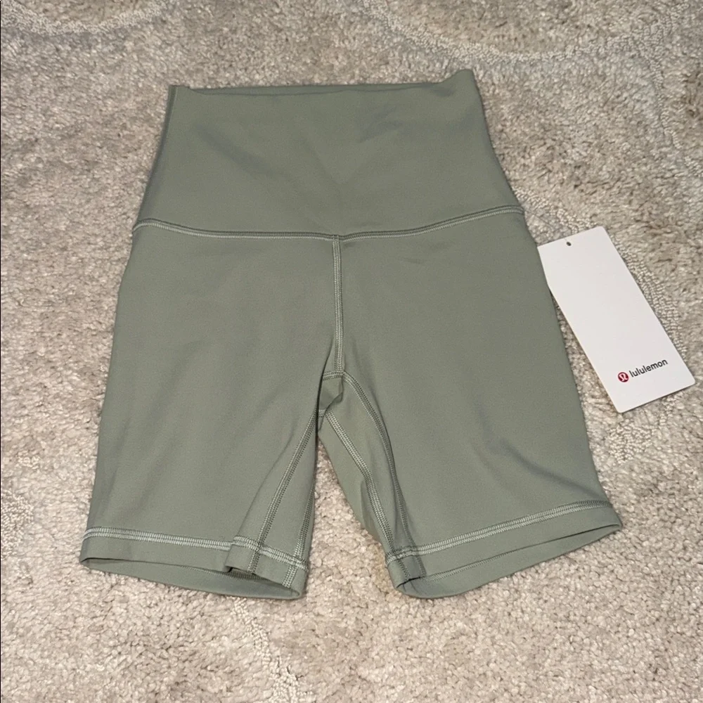 Lululemon HR Short 6” - Picture 2 of 5